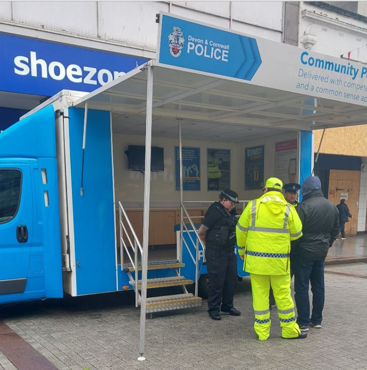 Torquay - mobile police van 2.jpg
