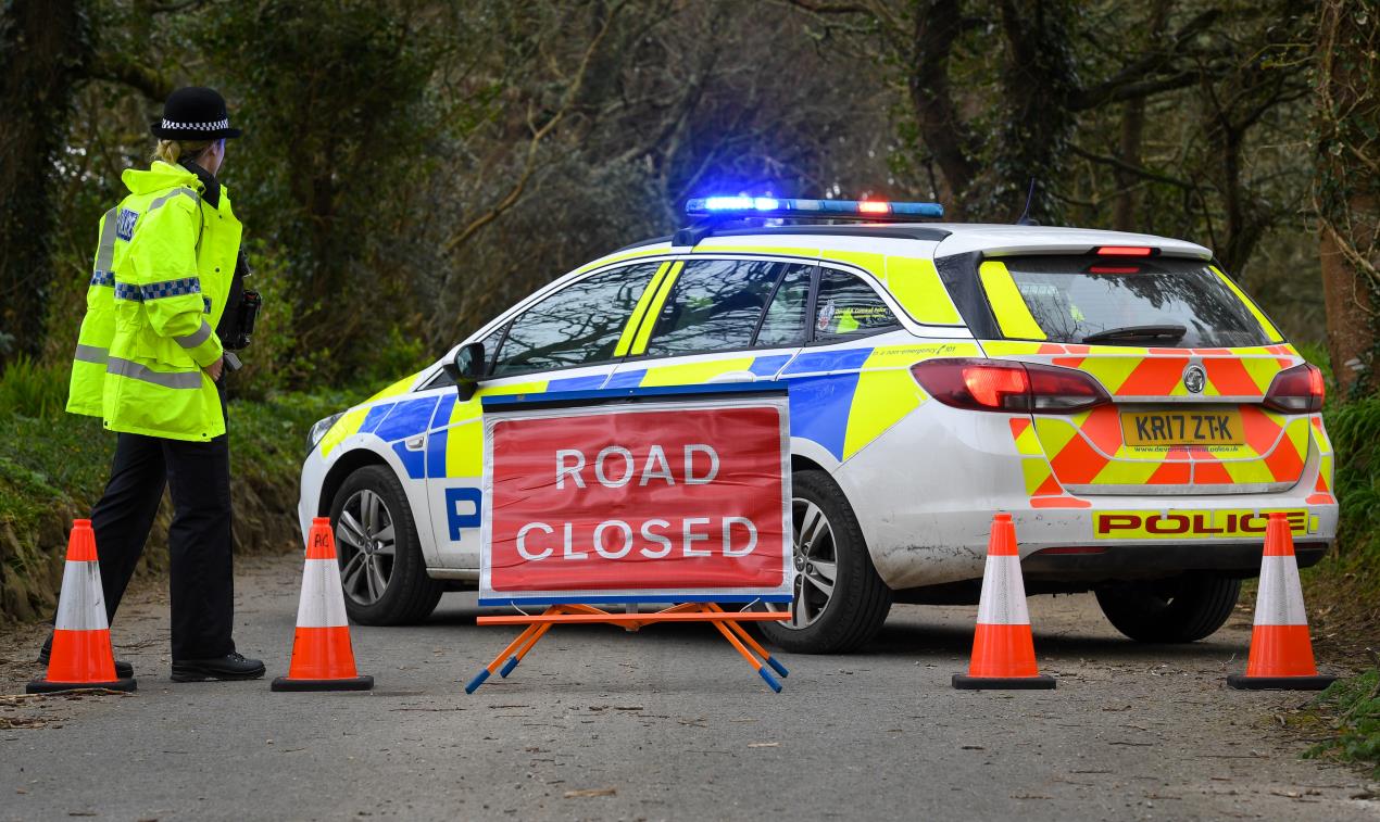 Road Closed sign.jpg