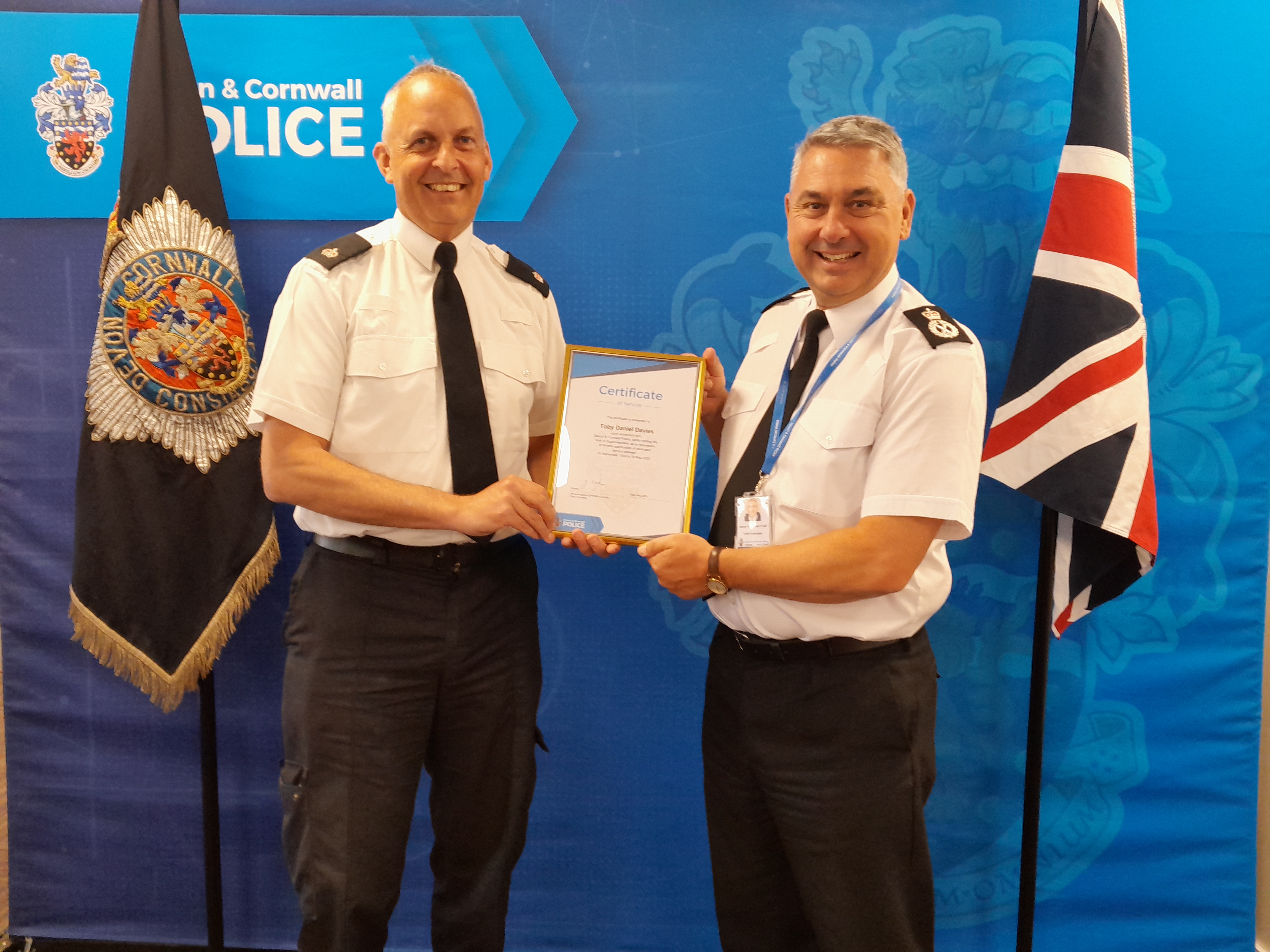 Supt Davies with Chief Constable Vaughan.jpg