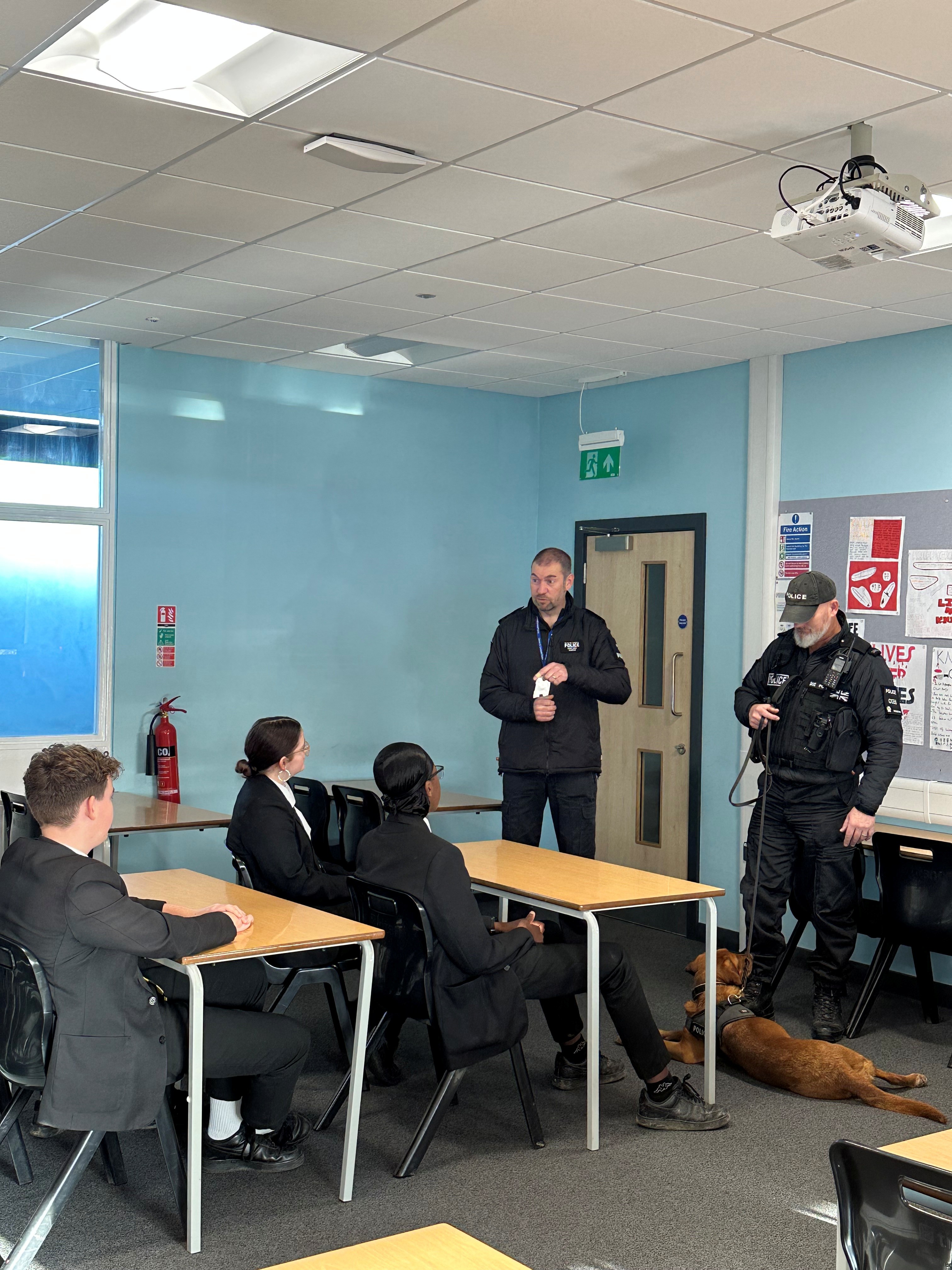 CIOS25 - Passive drugs dog visit 2.jpg