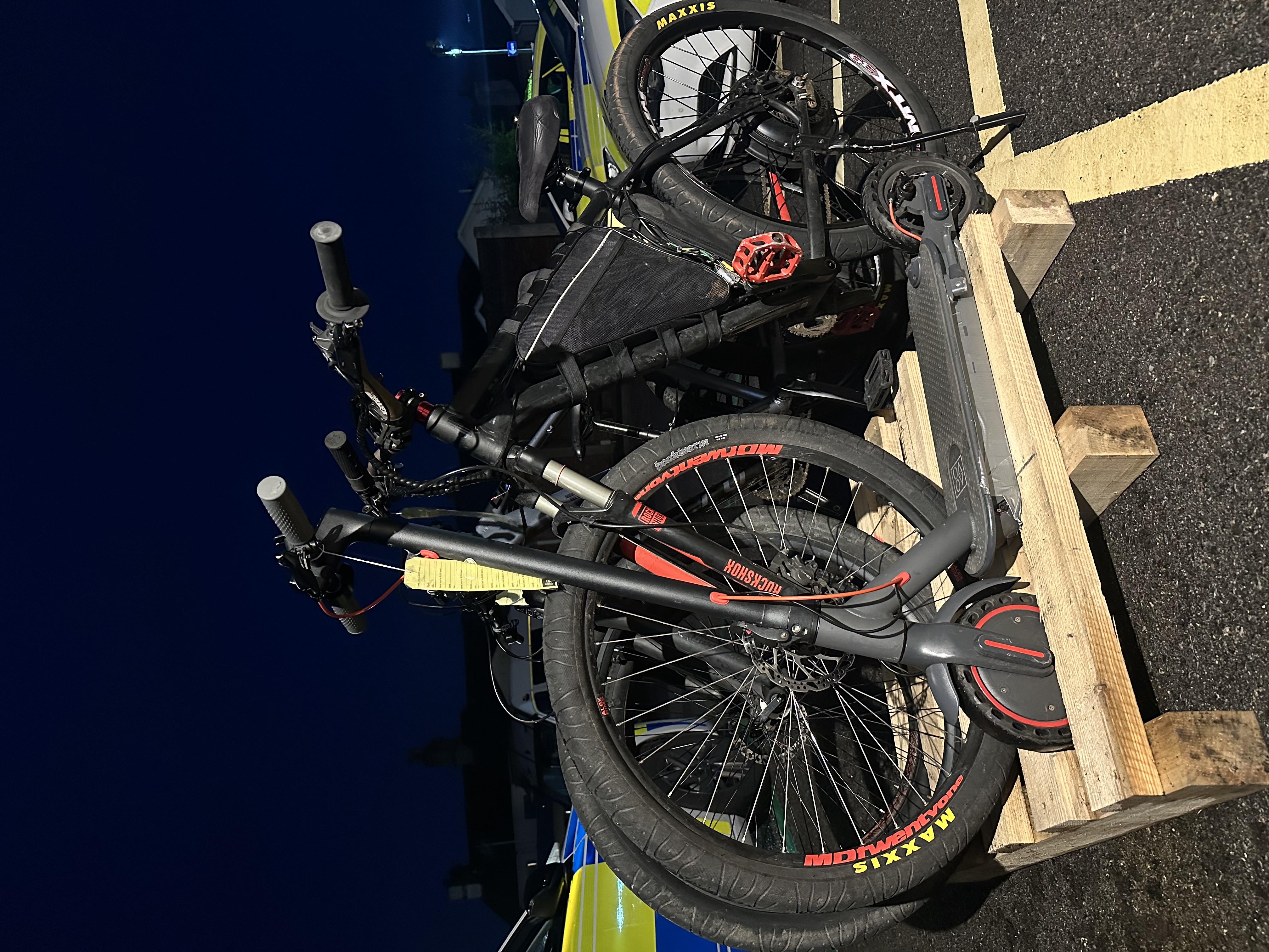 SD25 - E-bike op [Torbay].jpg