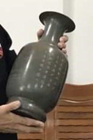 0213.24 Stolen vases (1).jpg