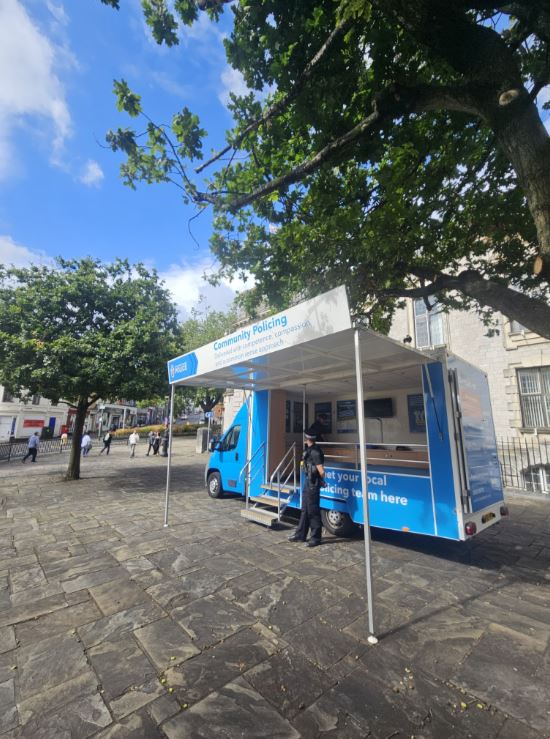 Torquay - mobile police van 3.jpg